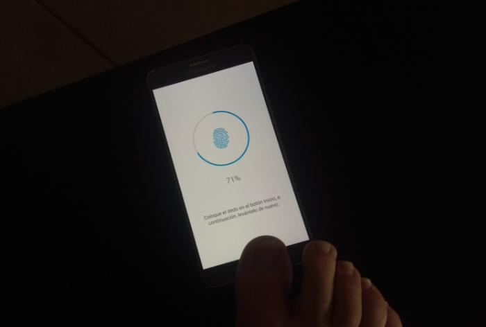 ¿Se puede desbloquear tu teléfono con las huellas del pie?