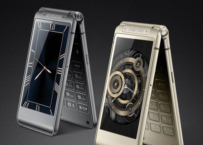 Samsung-preps-a-successor-to-the-W2016-clamshell-Android-from-last-year