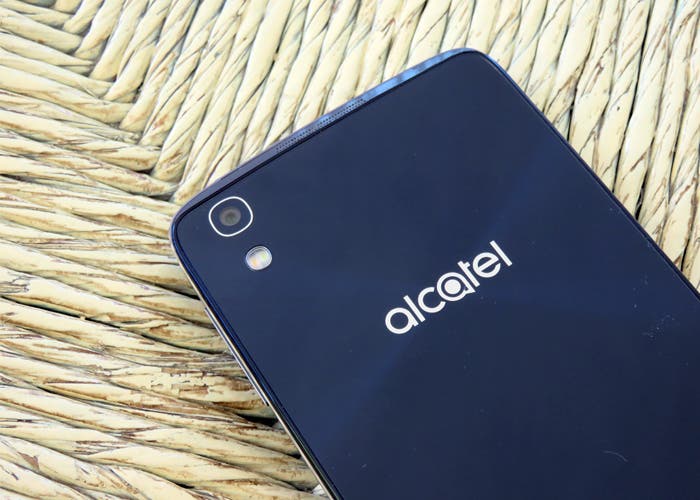 alcatel-idol-4-trasera