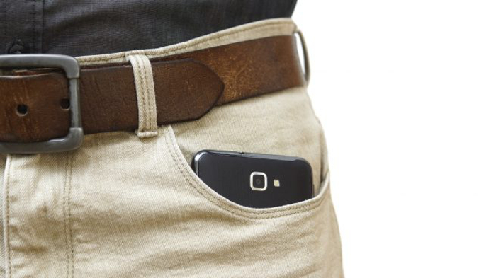 Cell-Phone-in-Pants-655x368