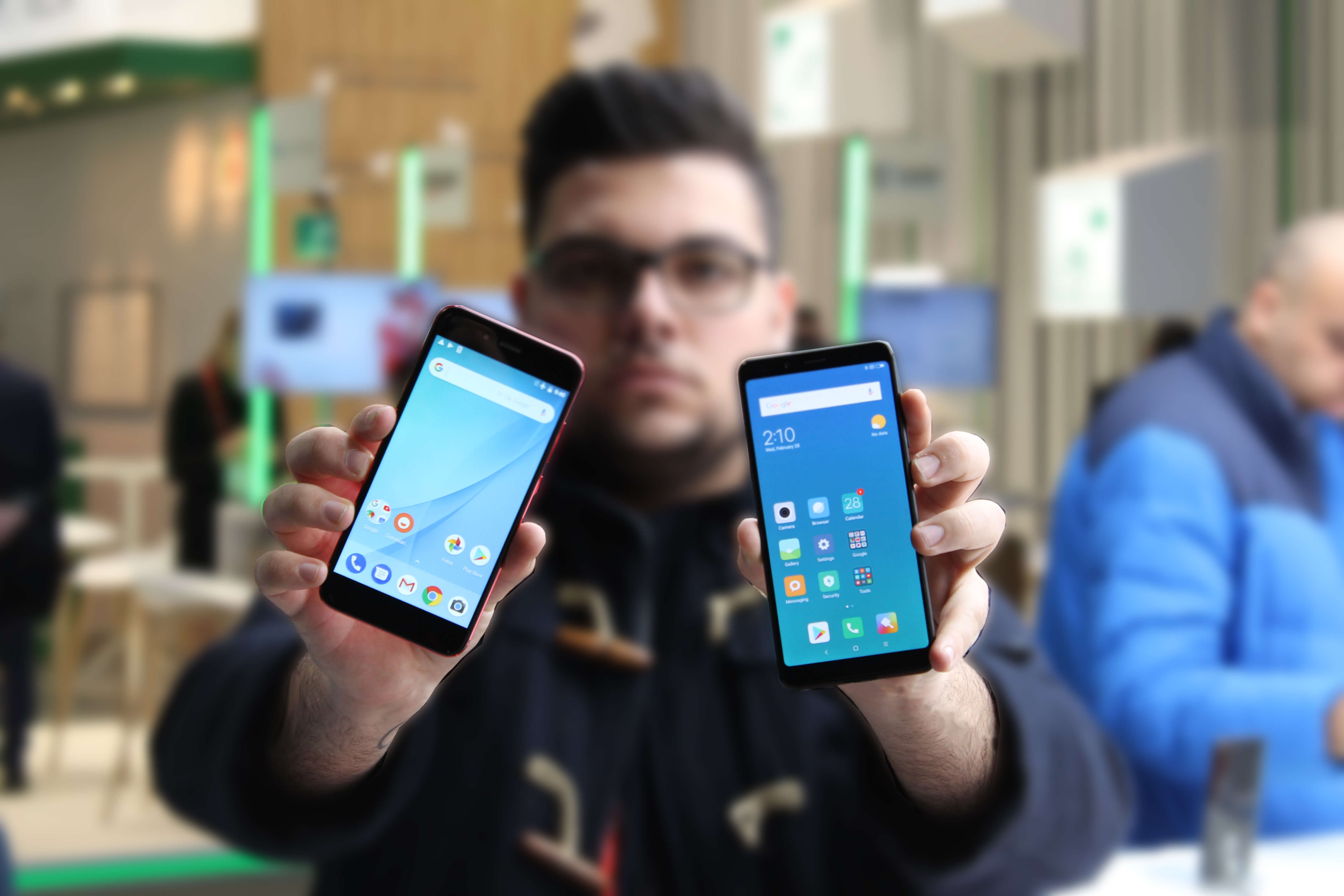 Xiaomi Mi A1 vs Xiaomi Redmi Note 5 Pro: comparativa tras probarlos en el MWC