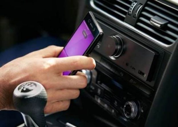 Cómo escuchar música en el coche por Bluetooth aunque el receptor no sea compatible