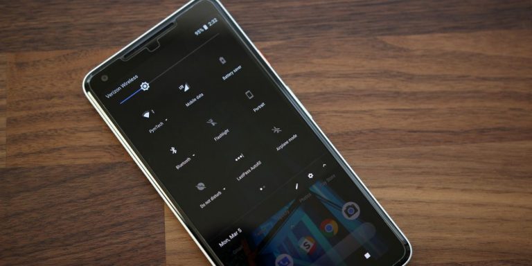 Ya se puede elegir cuando activar el modo oscuro en Android P