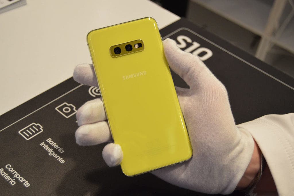 Samsung Galaxy S10e en oferta: recibe su primer descuento importante