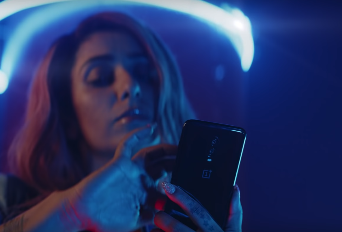 El OnePlus 7 filtrado en un vídeo: la versión más económica también tendrá cámara emergente