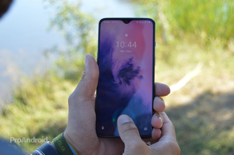 Los lectores de huellas en pantalla llegarán muy pronto a los móviles económicos