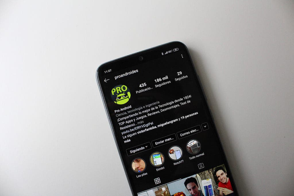 Ya es posible agregar varias fotos a las historias de Instagram desde la propia aplicación