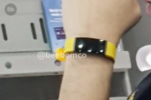 La Realme Band aparece en imágenes reales con una pantalla curva
