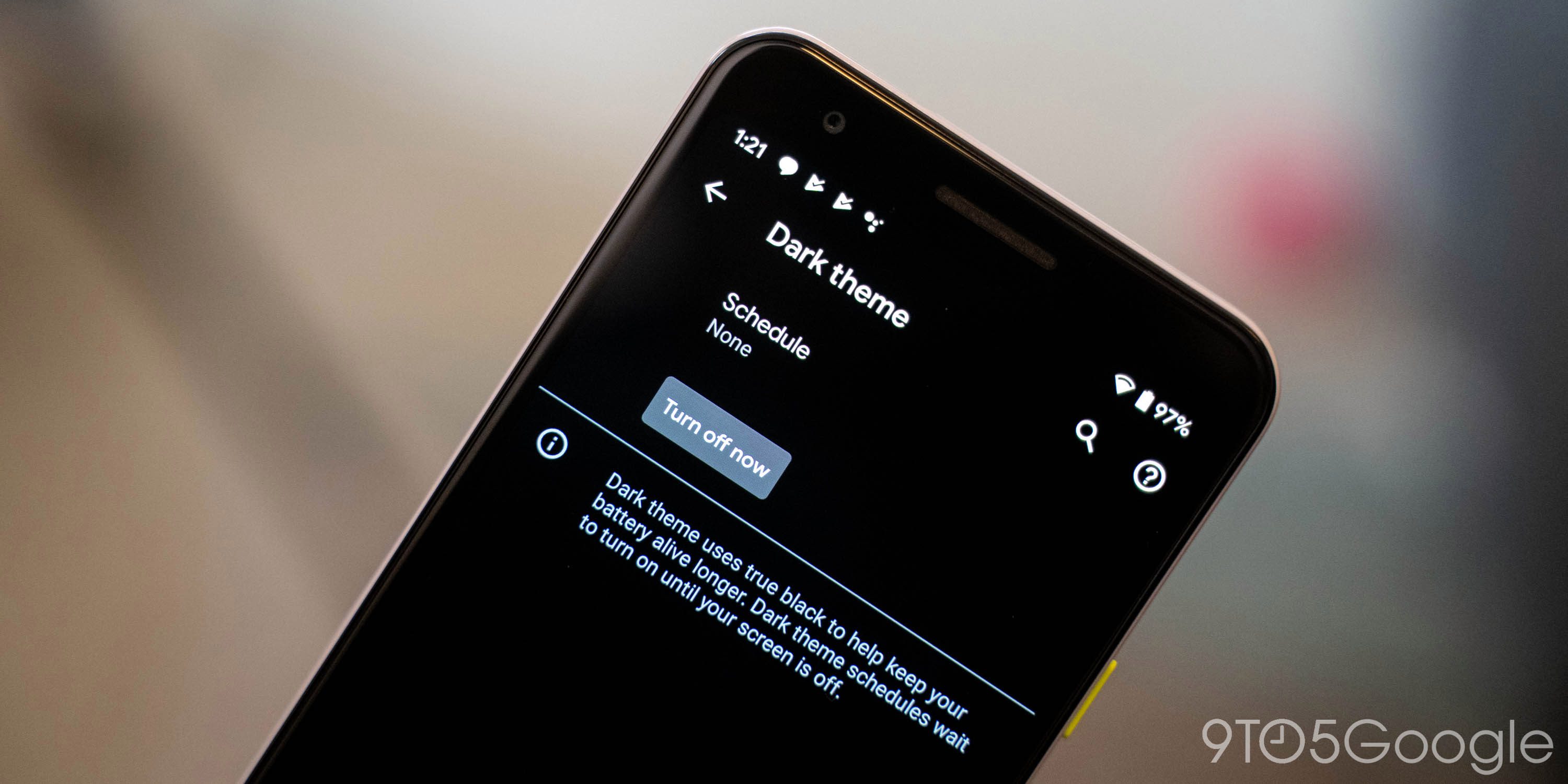 Android 11 already allows you to program the dark mode, finally