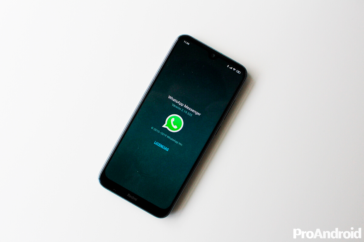 WhatsApp te miente: ¿por qué apareces «en línea» cuando ya no estás conectado?