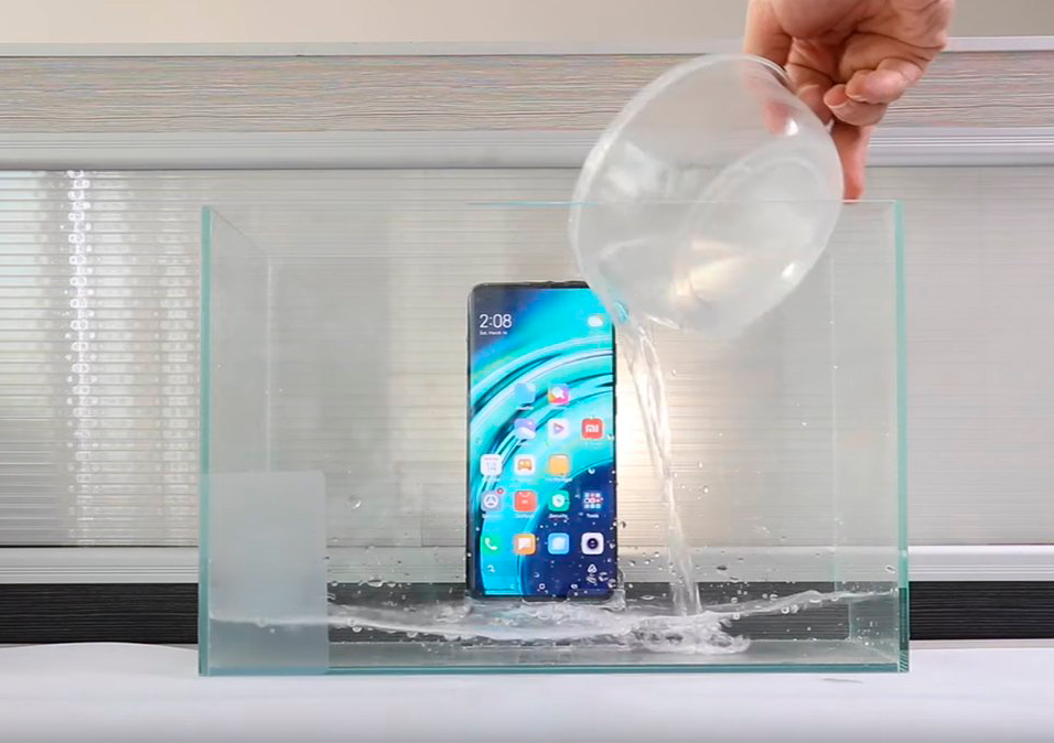 La resistencia al agua llegará a más móviles Samsung de gama media