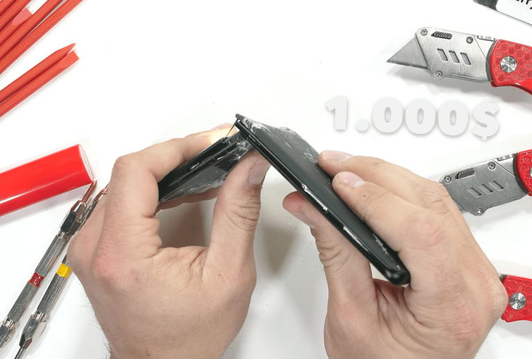 El OnePlus 10 Pro no se dobla… ¡Se parte por la mitad al estilo iPhone 6! [Vídeo]