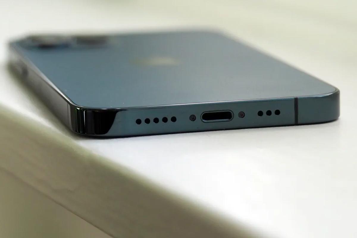 ¿Van a cambiar los iPhone su cable de carga? Estos son los planes para el iPhone 14 y iPhone 15