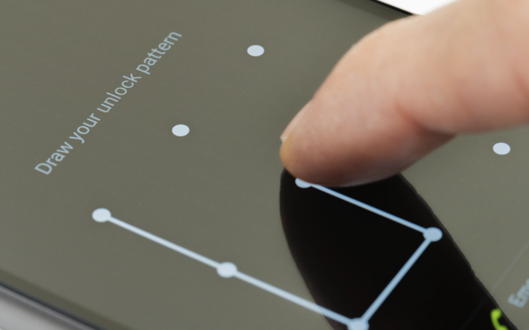 ¿Qué patrón de desbloqueo utilizar? 7 que nunca deberías utilizar en tu smartphone