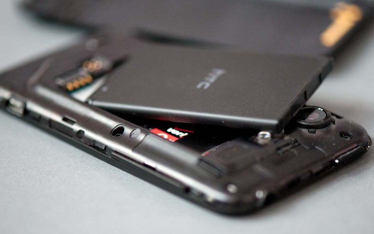 Vuelven las Baterías Extraíbles a los smartphones: Samsung las implementará este 2023