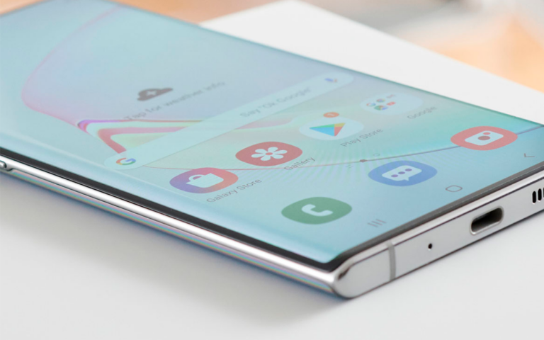 Adiós a las pantallas curvas en los móviles Samsung: el eterno debate lo cesa la propia creadora