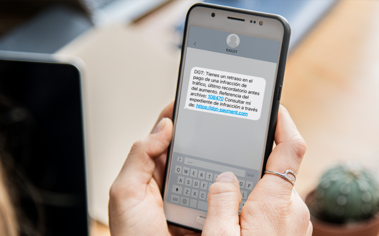 La nueva estafa vía SMS que está causando estragos: «Tienes una multa no pagada»
