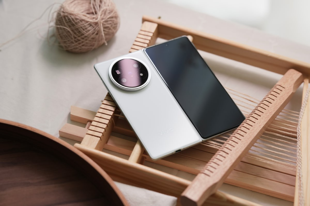 El Vivo X Fold5 viene para redefinirlo todo, conoce al plegable que es compatible con el Apple Watch