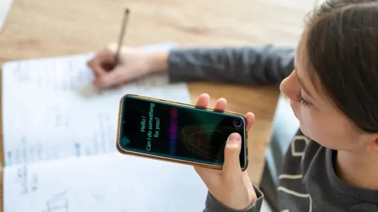 Cómo evitar distracciones del móvil al estudiar: consejos que deberías conocer