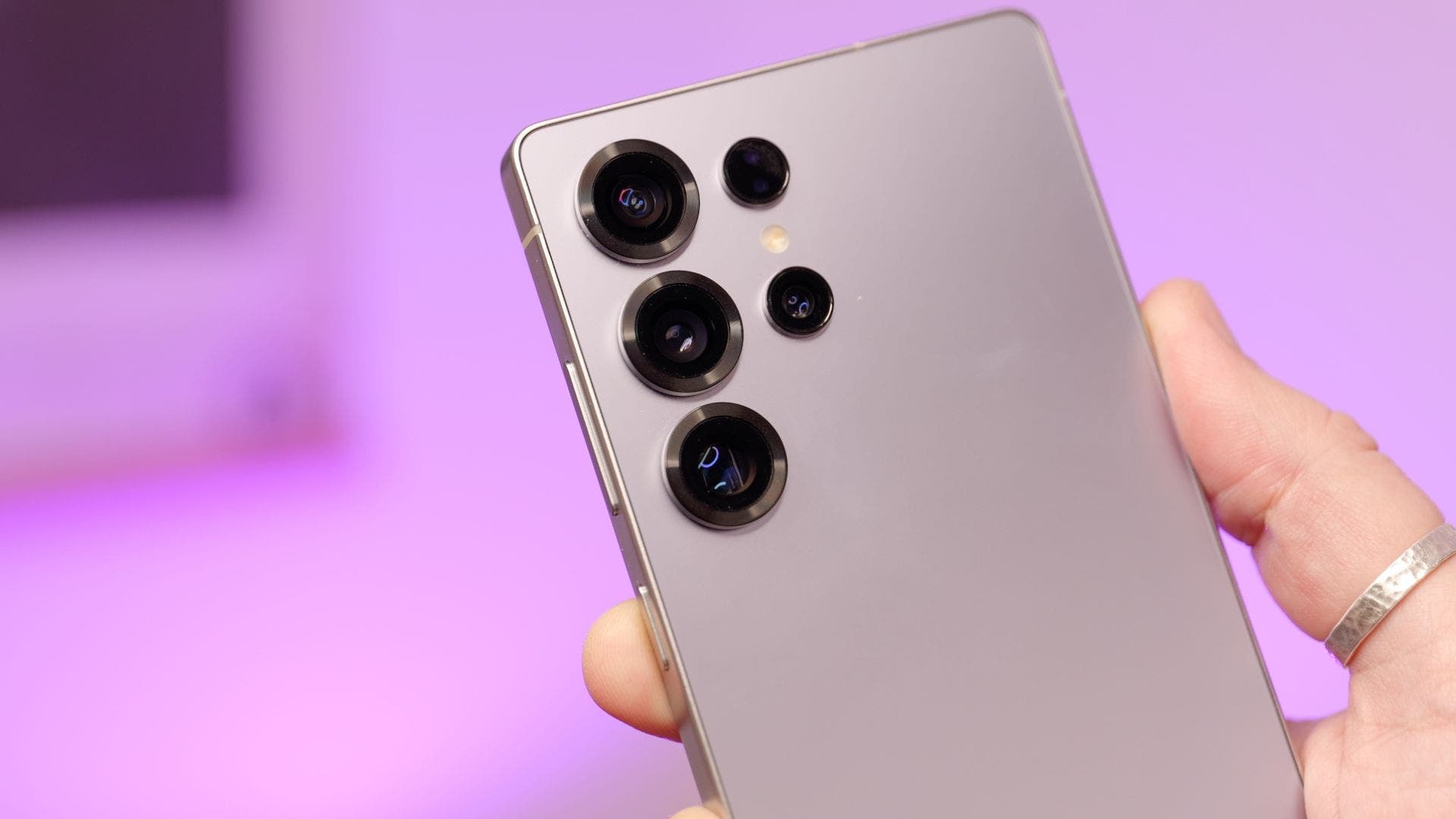 El Galaxy S26 series estarían listos para su presentación aunque llegaría tarde