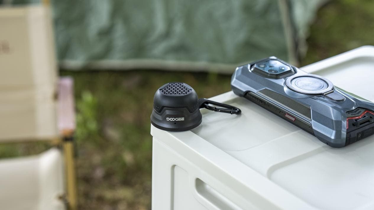 Mini altavoz que viene para complementar la jugada junto al Doogee V Max Play