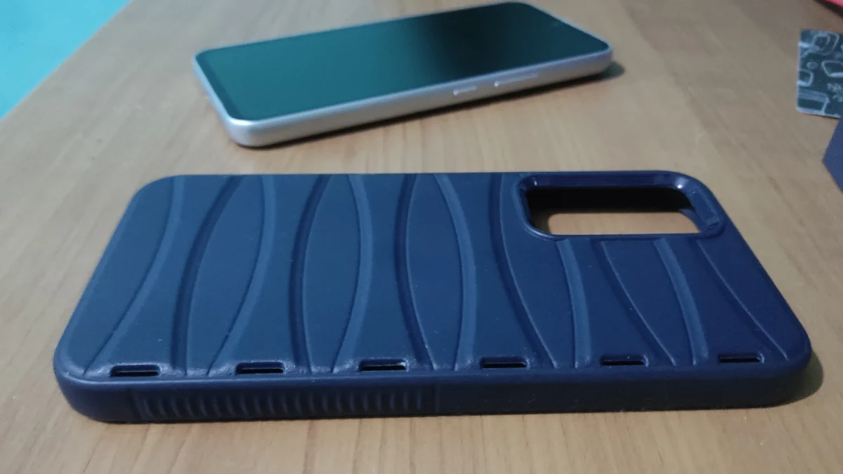 Cuándo quitar la funda del móvil para limpiar