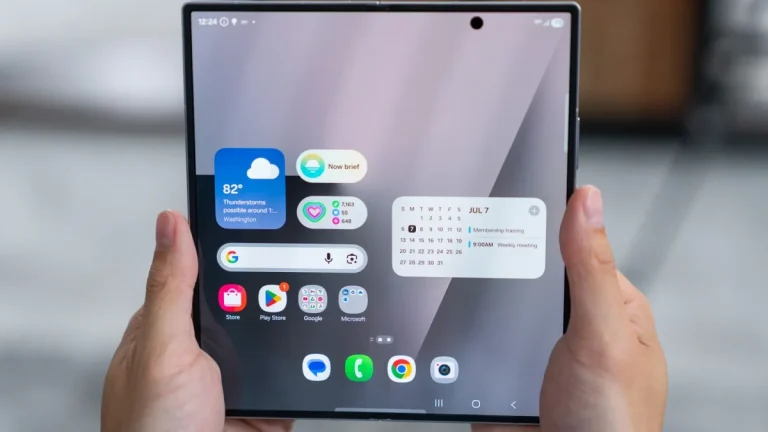 El reinado de Samsung en los móviles plegables se tambalea: Motorola avanza y el iPhone Fold se acerca