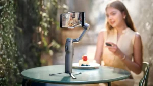 El nuevo estabilizador DJI Osmo Mobile 8P llega de forma global y destaca por su pantalla extraíble