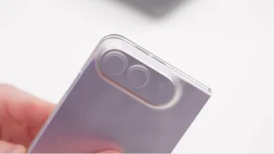 El primer plegable de Apple se deja ver en maqueta: un vídeo revela sus dimensiones y aspecto